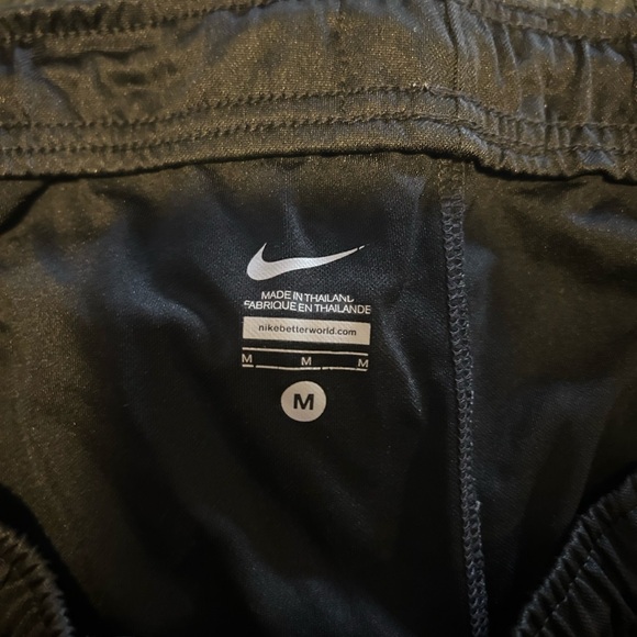 nike gym shorts - Picture 2 of 3